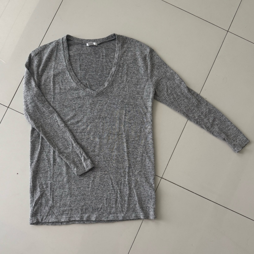 BP by Nordstrom long-sleeve V neck grey top